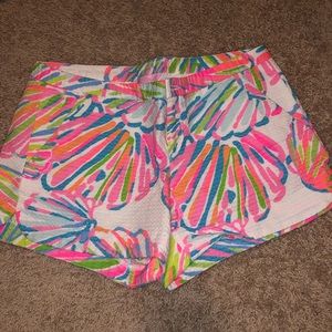 Lilly Pulitzer Adie Short Shellabrate. Size 2